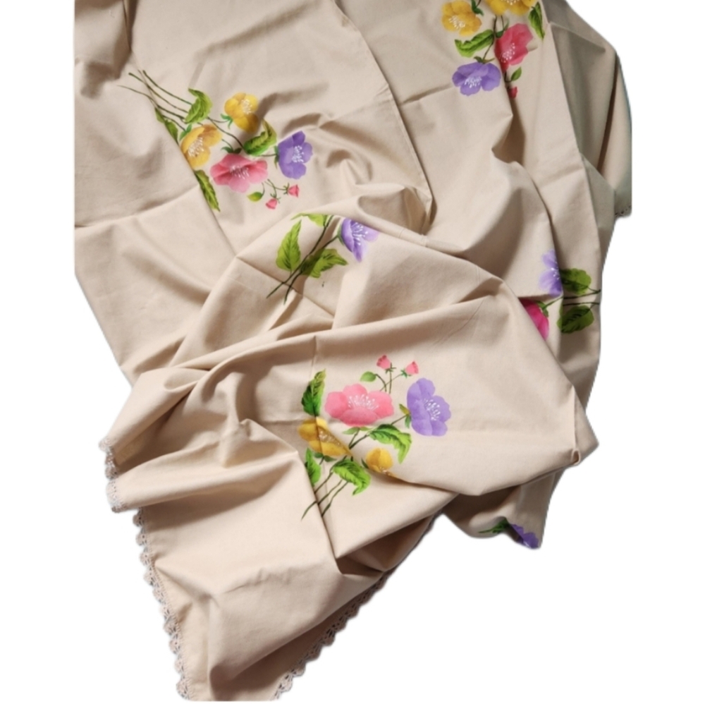 Floral Crochet Edge Large 77×60" Tablecloth‎